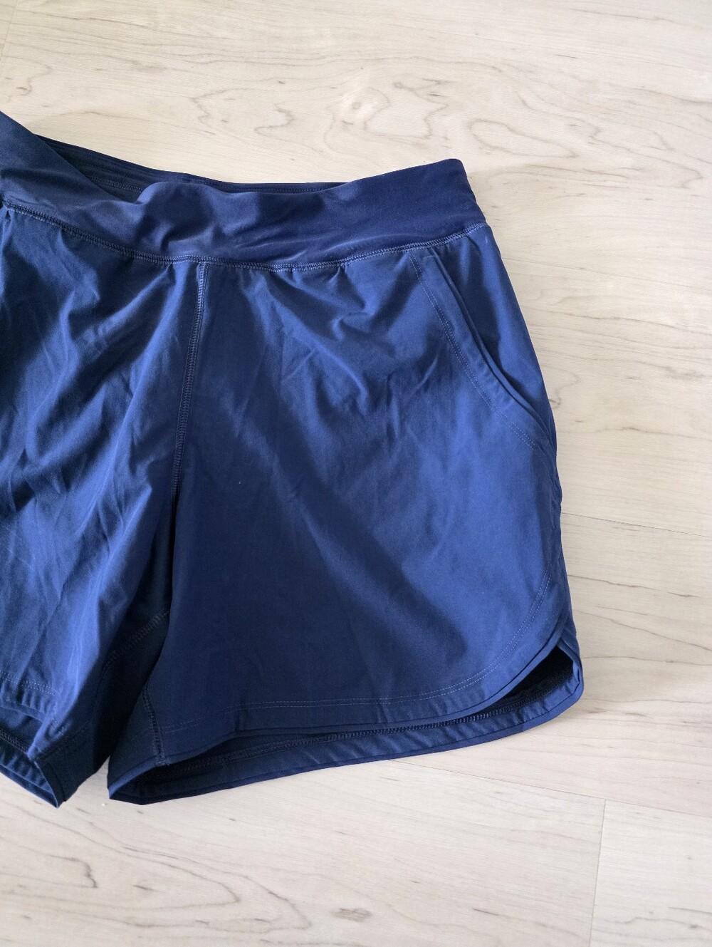 Lands’ End Women’s Size 8 Navy Blue Active Athletic Shorts Stretch Pockets - Picture 3 of 8